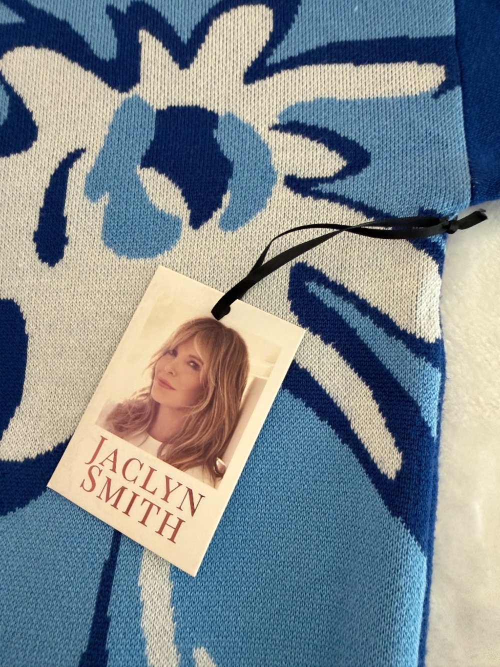Jaclyn Smith Blue Floral Jacquard Knit Pullover Sweater Size XL NWT - Picture 11 of 16